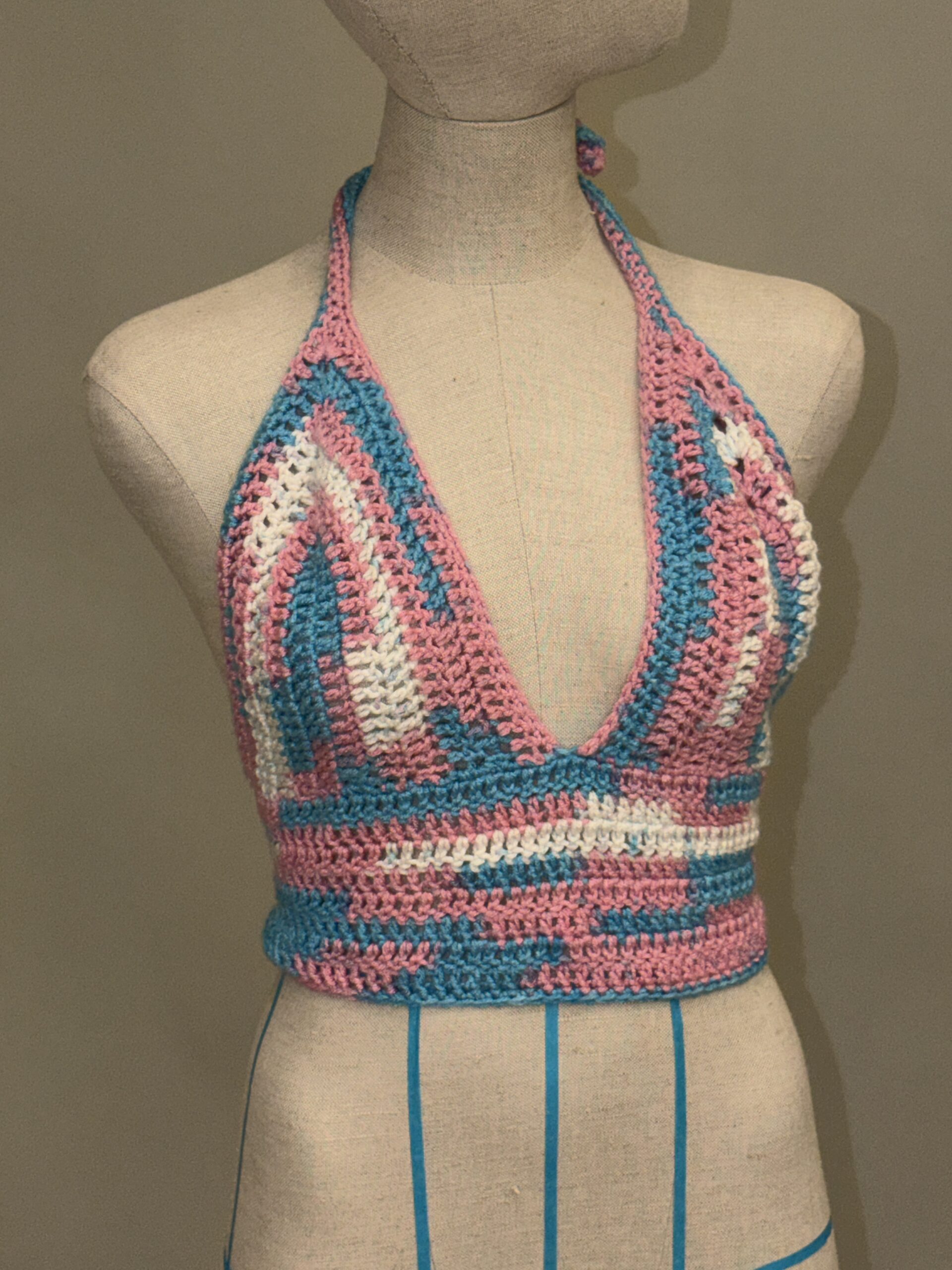 halter top (2) halter top (2)